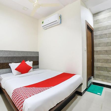 OYO 67345 Hotel Anjani Inn Naroda Bagian luar foto