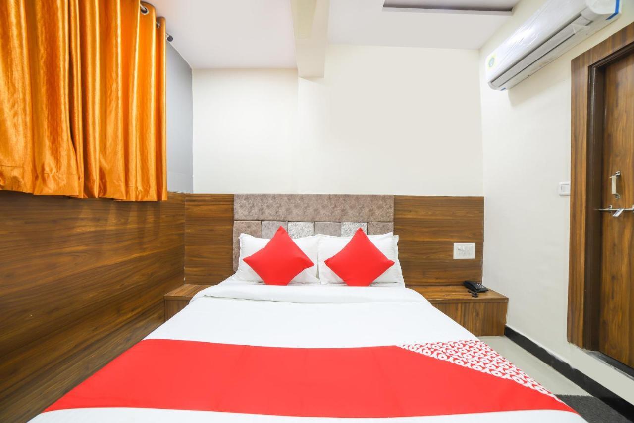 OYO 67345 Hotel Anjani Inn Naroda Bagian luar foto
