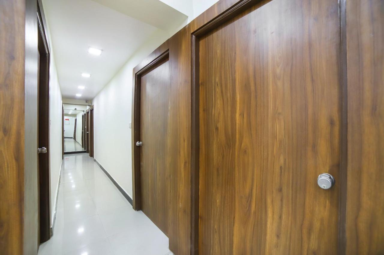 OYO 67345 Hotel Anjani Inn Naroda Bagian luar foto